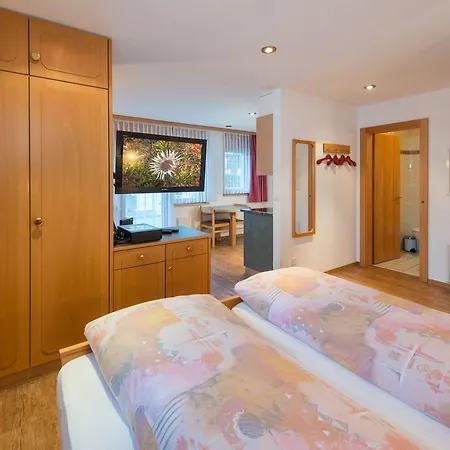 Helvetia Apartment *